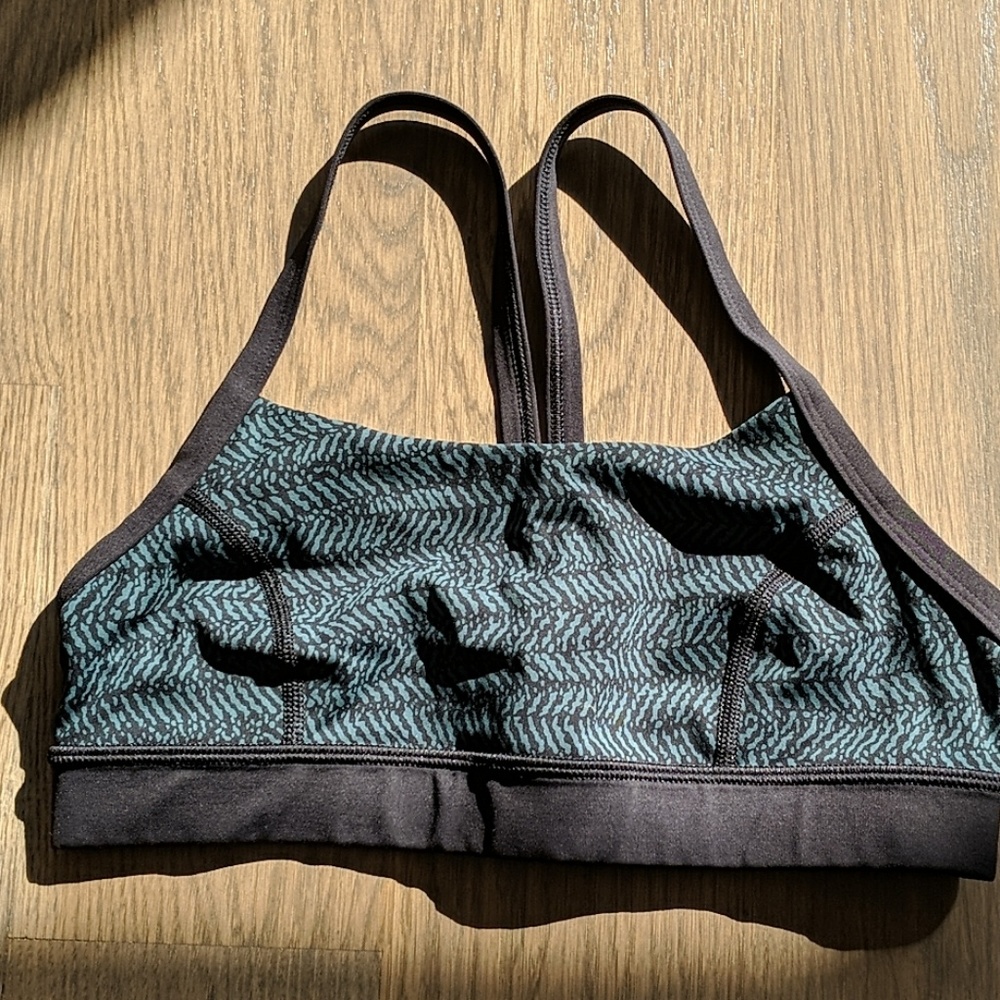 Lululemon sports bra